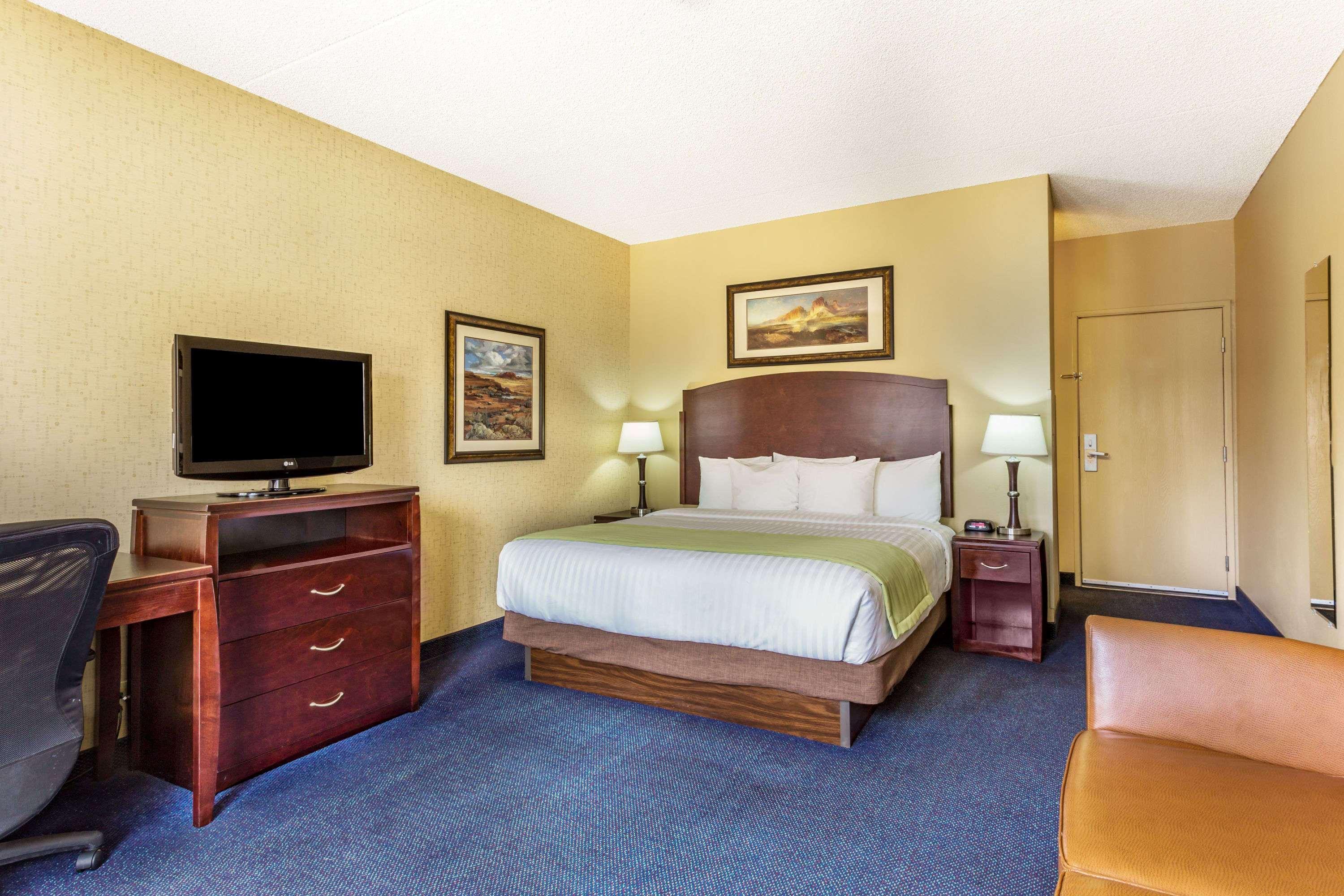 Days Inn & Suites By Wyndham Mesa Near Phoenix Bagian luar foto