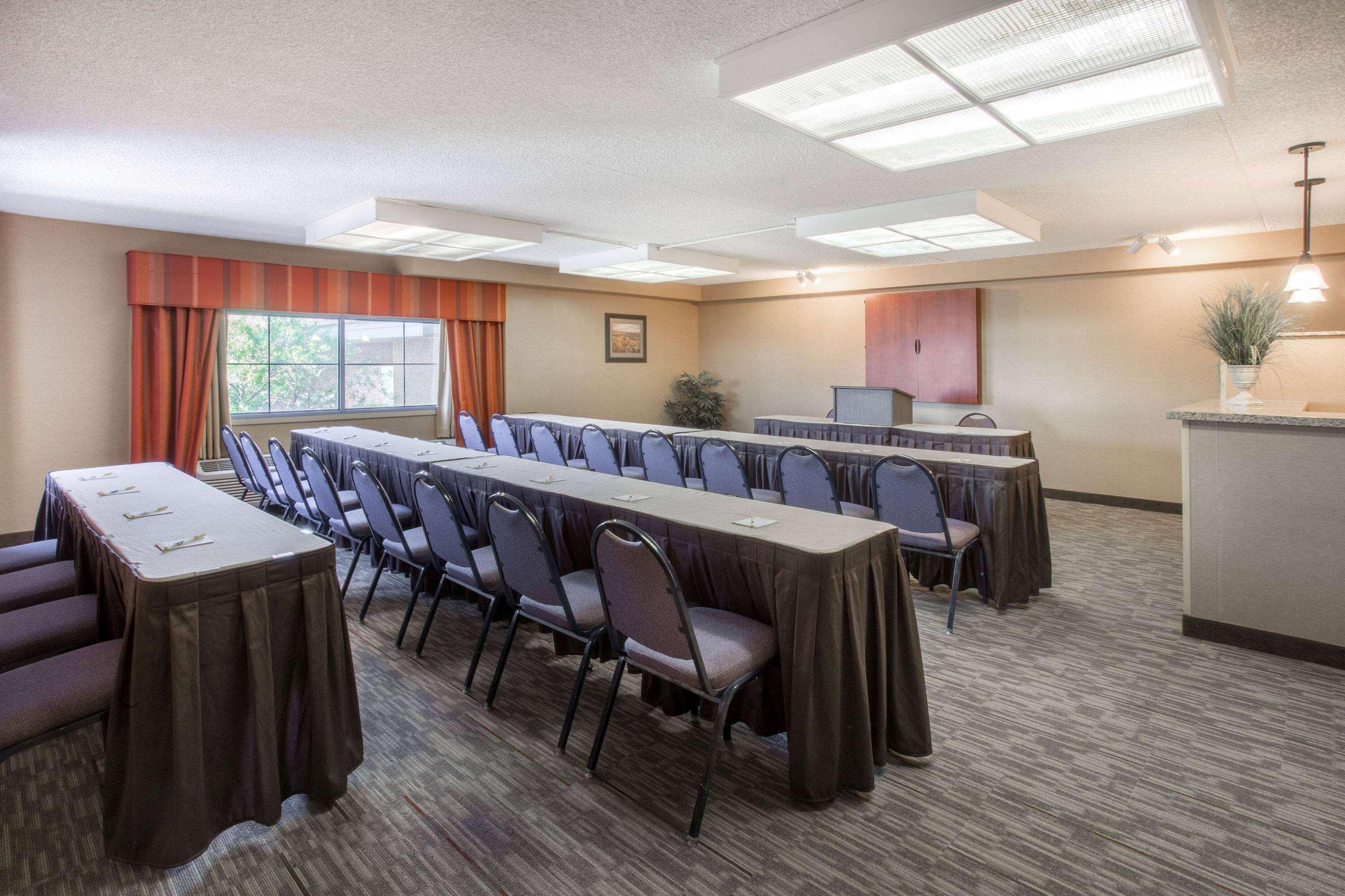 Days Inn & Suites By Wyndham Mesa Near Phoenix Bagian luar foto