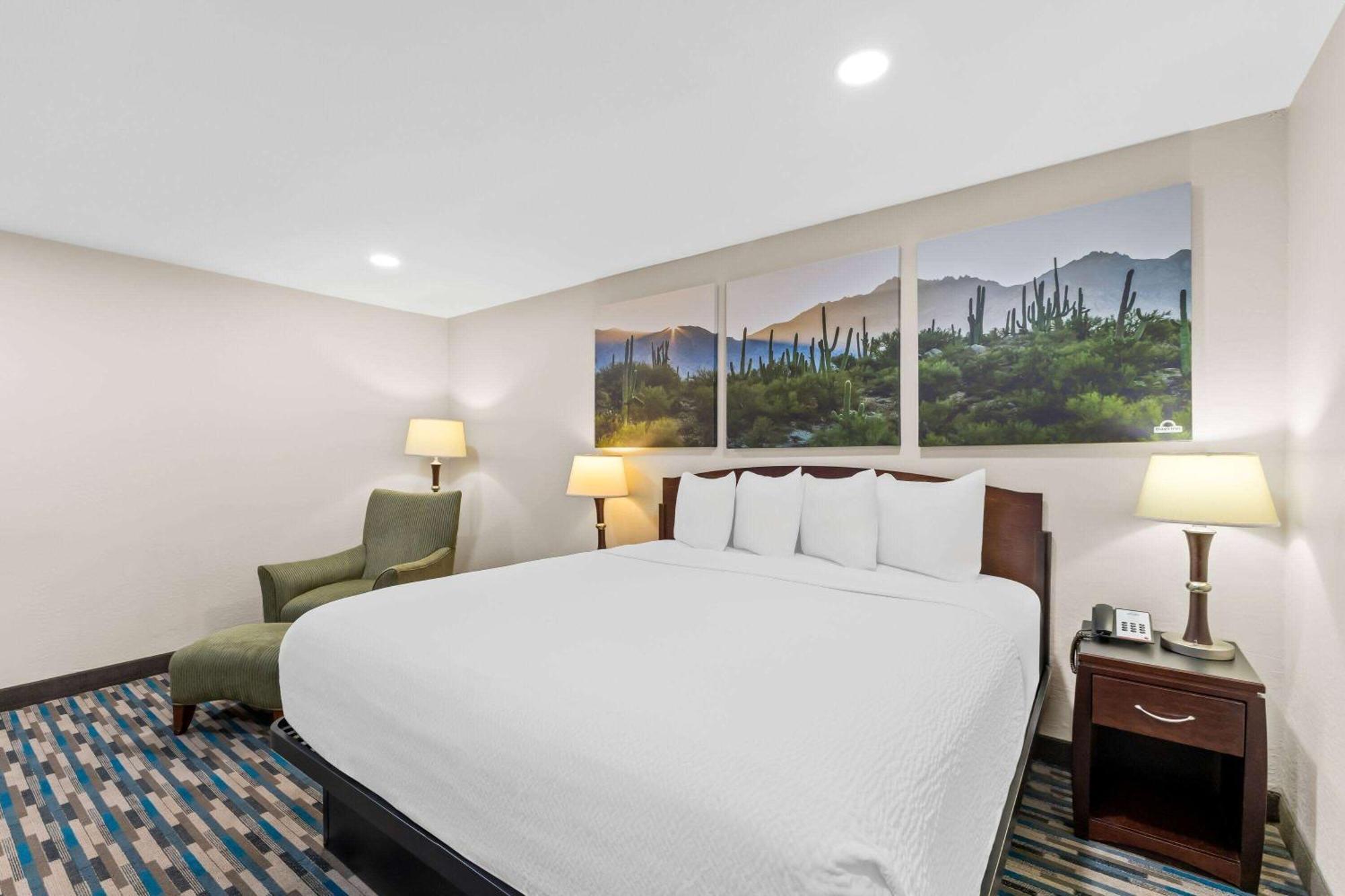 Days Inn & Suites By Wyndham Mesa Near Phoenix Bagian luar foto