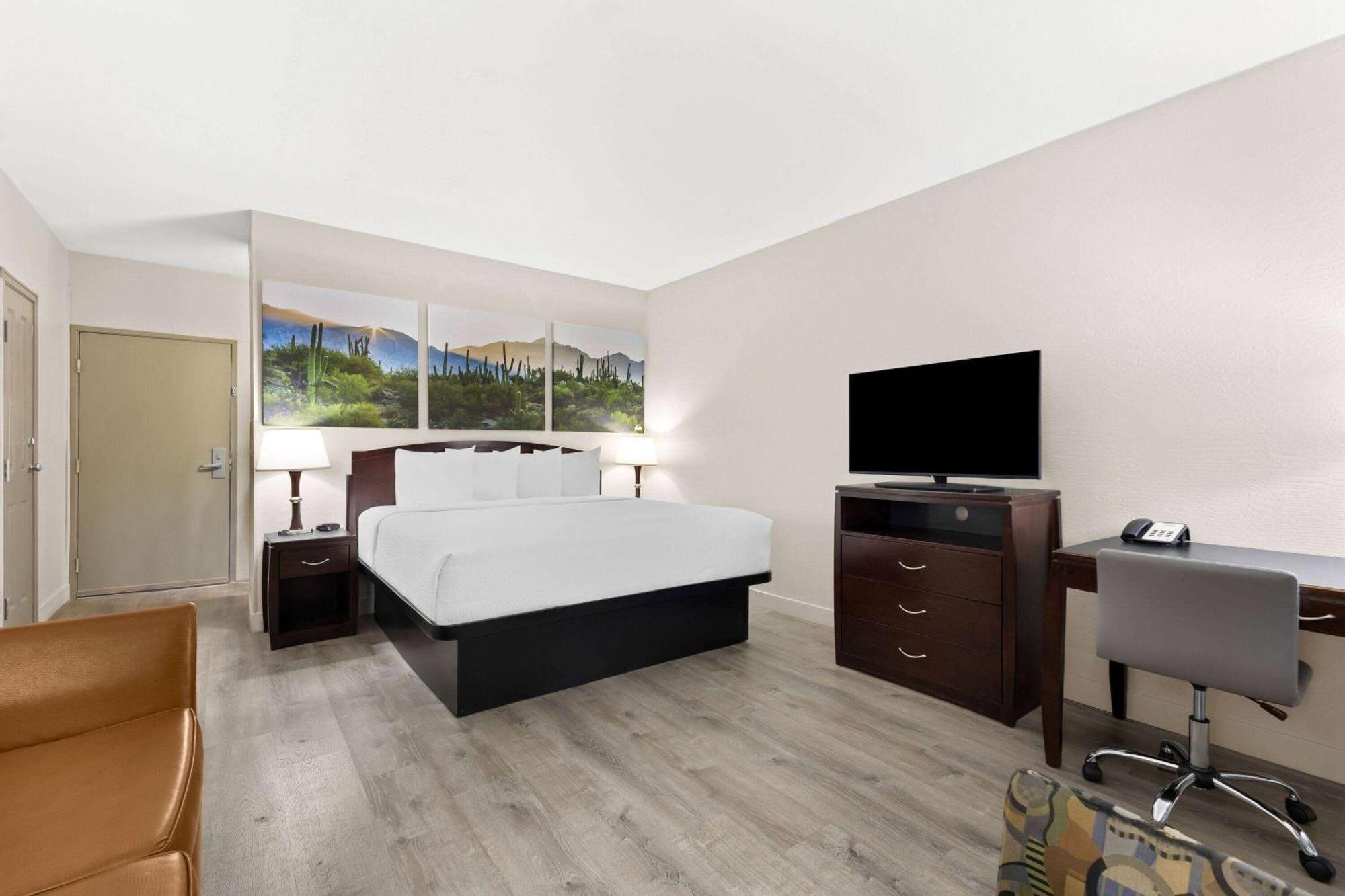 Days Inn & Suites By Wyndham Mesa Near Phoenix Bagian luar foto