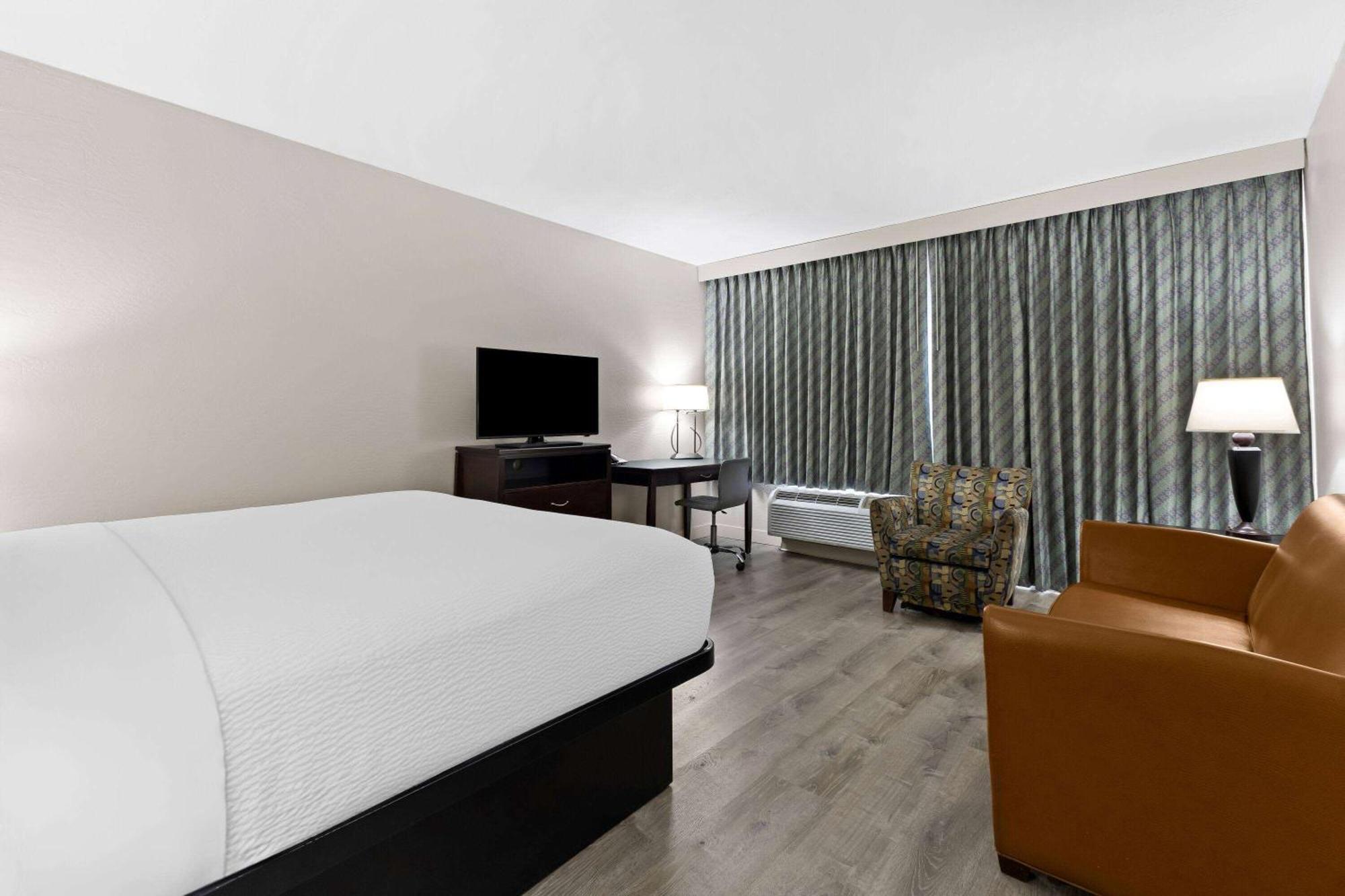 Days Inn & Suites By Wyndham Mesa Near Phoenix Bagian luar foto