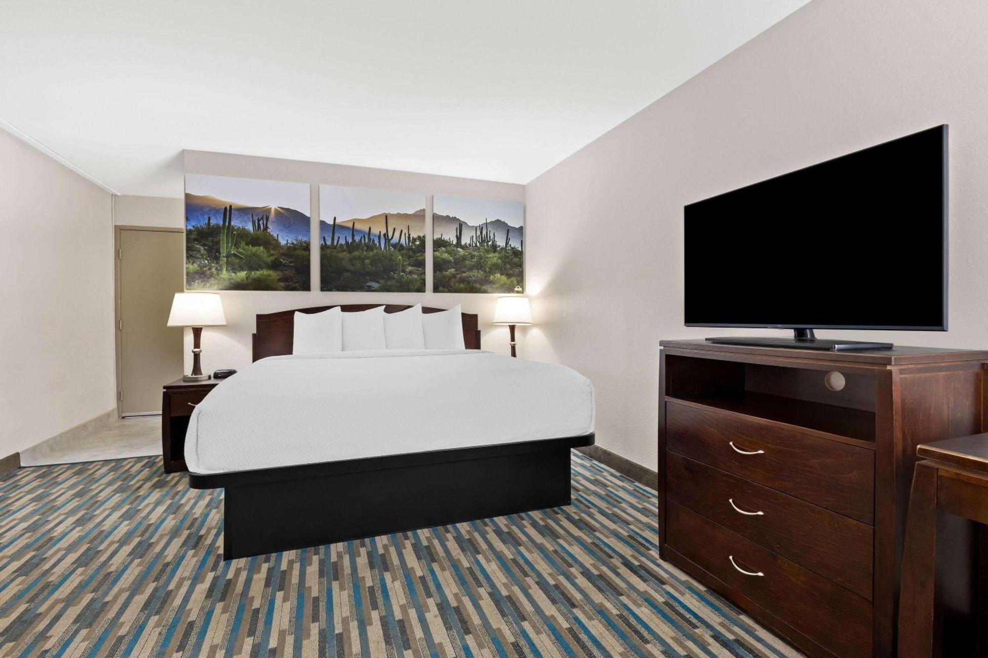 Days Inn & Suites By Wyndham Mesa Near Phoenix Bagian luar foto
