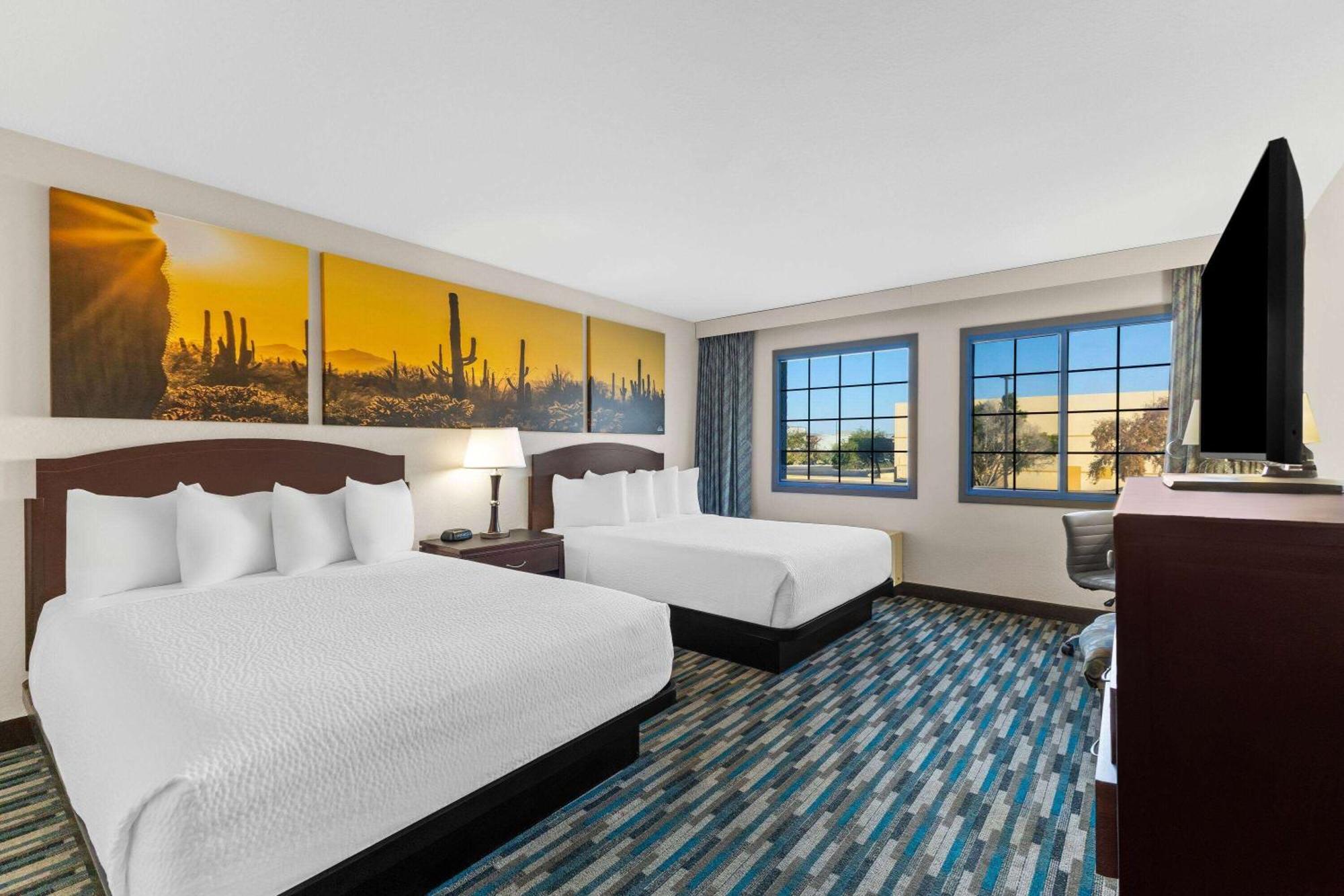 Days Inn & Suites By Wyndham Mesa Near Phoenix Bagian luar foto