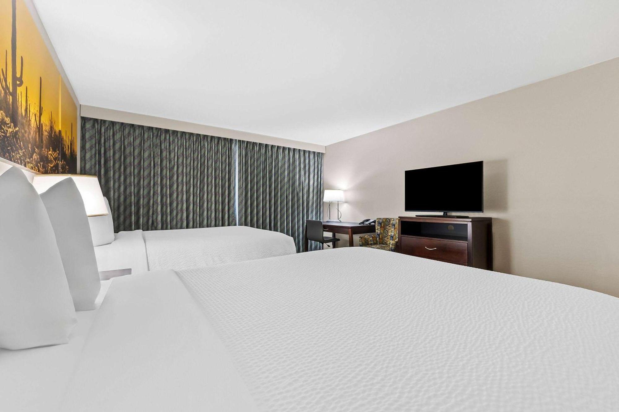 Days Inn & Suites By Wyndham Mesa Near Phoenix Bagian luar foto