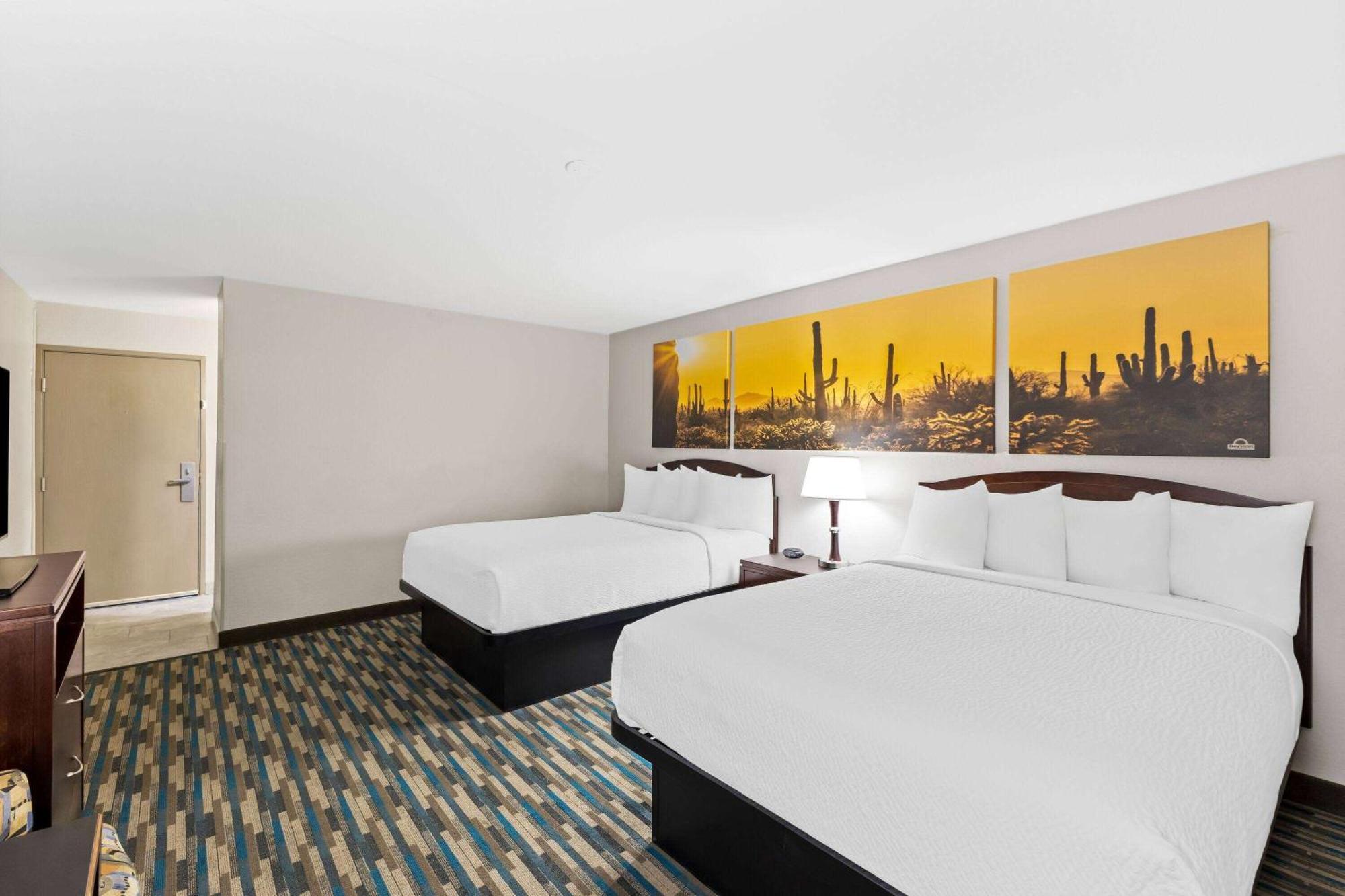 Days Inn & Suites By Wyndham Mesa Near Phoenix Bagian luar foto