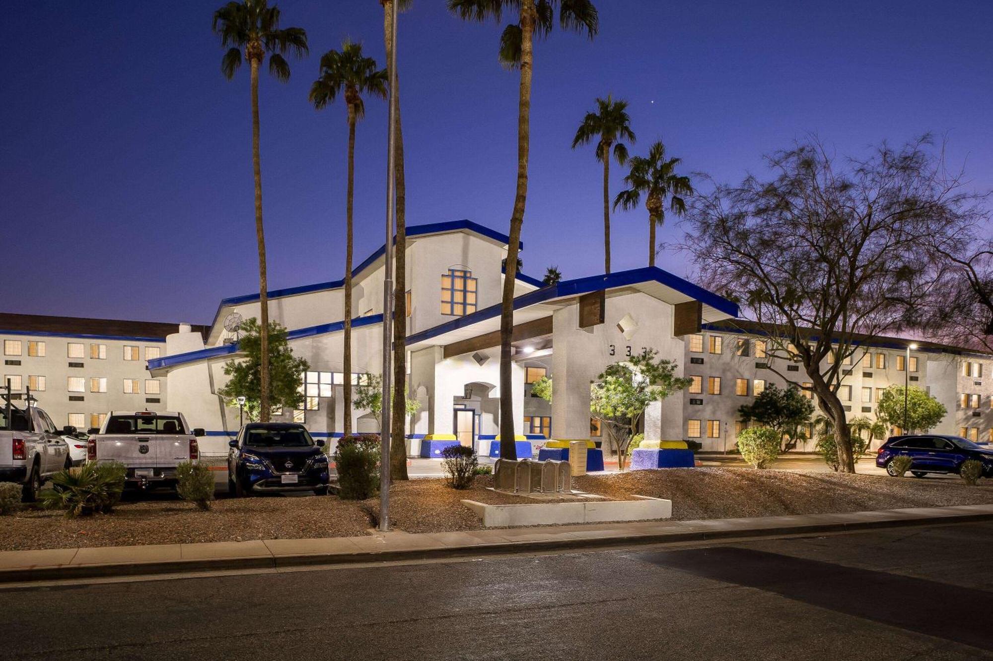 Days Inn & Suites By Wyndham Mesa Near Phoenix Bagian luar foto
